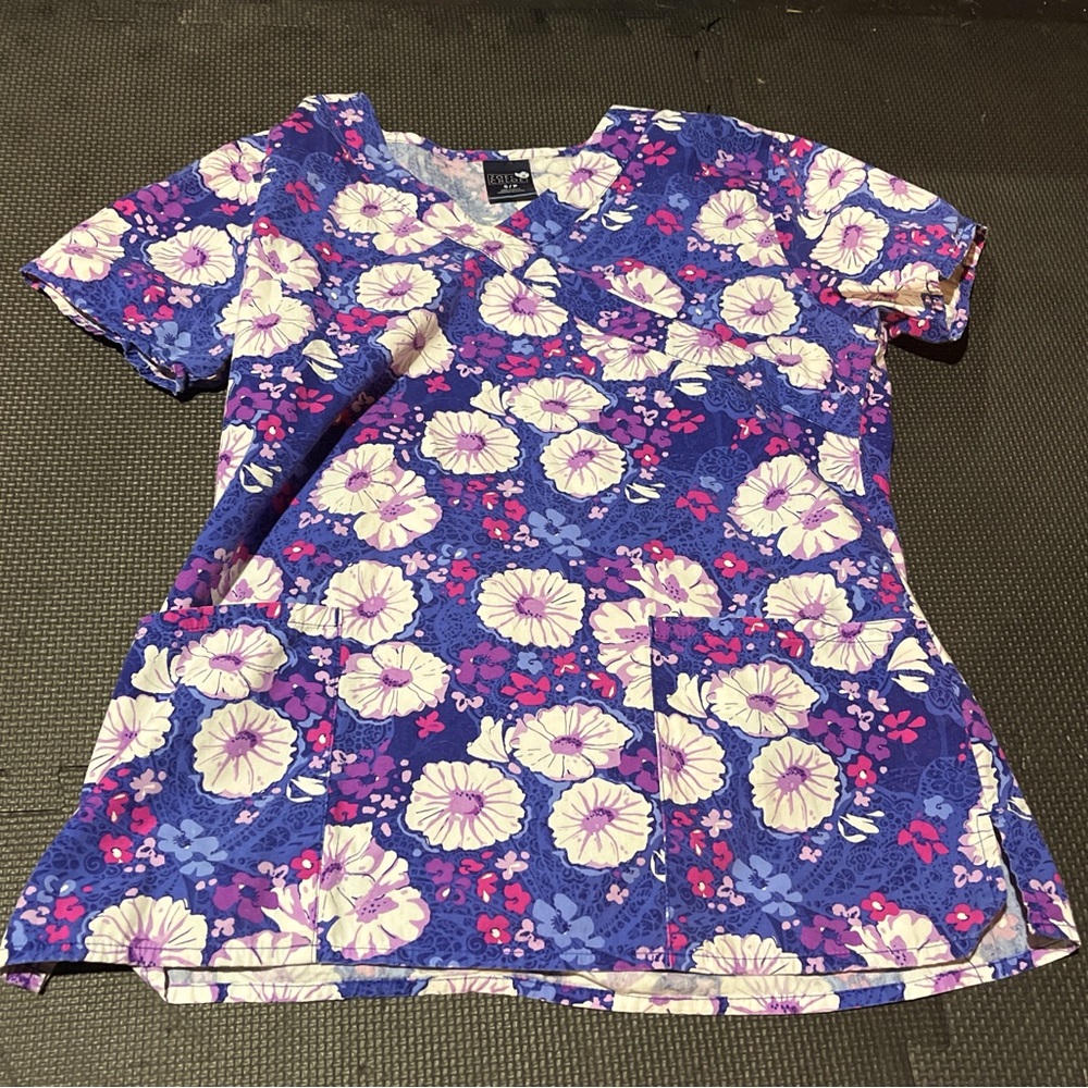 Women’s scrubs